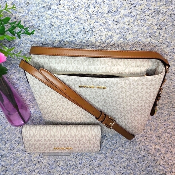 ๐$525 MICHAEL๐KORS Bundle JET SET Travel LG Messenger Crossbody BagWallet - Picture 4 of 16